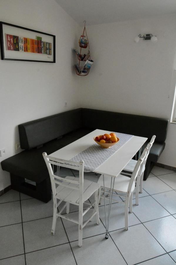 Apartman Klara Murter Exterior photo